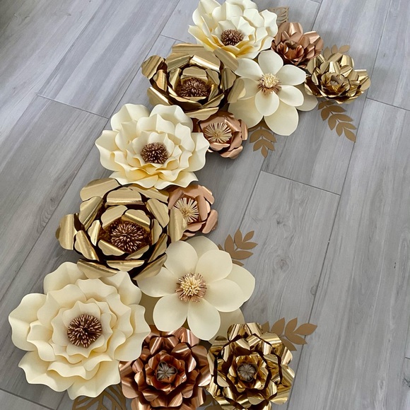 Paper Flower Decor - Picture 2 of 3